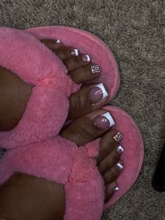 Acrylic Toe French Tip, French Tip Gel Toes, French Tip Acrylic Nails Toes, Bling Acrylic Toes, French Toenail Designs, French Tip Toes And Nails, Toes Nails French Tip, French Tip Acrylic Toe Nails, Toe Inspo Nails