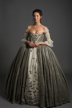 Outlander 2014 Outlander Wedding Dress, Outlander Wedding, Outlander Costumes, Outlander Claire, Outlander Season 1, Outlander Tv Series, Claire Fraser, Outlander Tv, Outlander Jamie