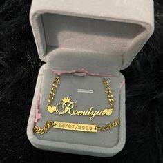 Birthday Gifts For Self, Necklace With Name On It, Name Chains, Gift Ideas Best Friend, Birthday Gift Ideas For Women, Jewelry Name, Heart Jewelry Set, Baby Crown, Woman Necklace