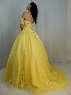 Neckline: Off-the-ShoulderSilhouette: Ball GownBuilt-in Bra: YesSleeve: SleevelessWaist: NaturalBack Style: Lace UpHemline/Train: Sweep/Brush Train Formal Dress Yellow, Yellow Evening Dress, Occasional Outfits, Prom Dress Yellow, Prom Dress Short Lace, Custom Design Dress, Party Dresses Uk, डिजाइनर कपड़े, Yellow Evening Dresses