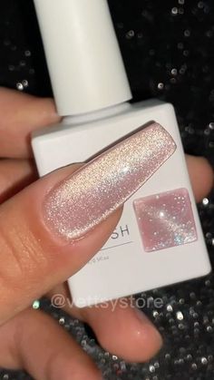 At Eye Nails, Cat Effect Nails, Nude Cats Eye Nails, Off Pink Nails, Naio Nails, Laser Diamond Cat Eye Nails, Sparkle Cat Eye Nails, Light Color Cat Eye Nails, Cat Eye Sparkle Nails