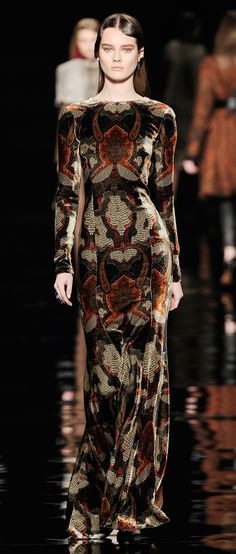 dress Dark Autumn, Mode Inspo, Gorgeous Gowns, Beautiful Gowns, Look Fashion, Evening Wear, Beautiful Outfits, Runway Fashion, Evening Gowns