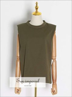 Women Green Padded Shoulder Muscle Sleeveless Casual top Shoulder Muscle, Imperial Fashion, Shoulder Muscles, Solid Clothes, Style Streetwear, Polyester Top, High Fashion Street Style, Top Fabric, Casual Top