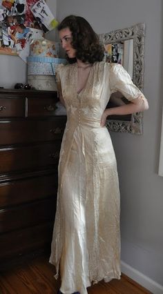 1940s Nightwear, Vintage Loungewear, Loungewear Dress, Vintage Pajamas, Vestidos Vintage, Moda Vintage, Nightgowns, Vintage Lingerie, Mode Vintage