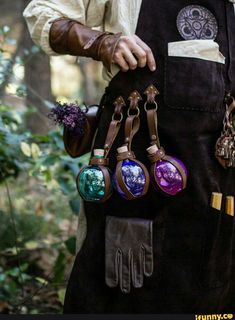 Dnd Cosplay, Fair Outfits, Larp Costume, Leather Apron, Drinking Bottle, Potion Bottle, Fantasy Fashion, Character Outfits