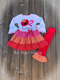 Elmo personalized hot pink and orange twirl top and leggings outfit. Please include number and name of your choice in message box upon check out. Elmo Birthday Outfit, Top And Leggings Outfit, Bug Clothing, Gift Cards & Certificates, Elmo Birthday, Birthday Girl Outfit, Leggings Outfit, Birthday Girl, Bday Party