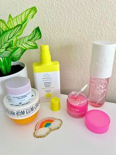 Preppy Aesthetic Skincare, Preppy Face Mask Skincare, Preppy Skincare Pics, Skincare Preppy Aesthetic, Preppy Skin Care, Preppy Affordable Skincare, Preppy Skincare/makeup