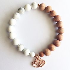 Diy Jewelry Making Tutorials, Stone Bead Jewelry, Healing Gemstone Bracelets, Pretty Jewelry Necklaces, Diy Bracelet Designs, Beads Bracelet Design, Handmade Jewelry Tutorials, Healing Jewelry, Beaded Bracelets Diy