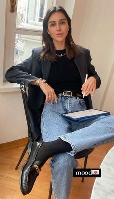 Autumn Winter Style 2024, Black Blazer Loafers Outfit, Black Midi Skirt Outfit Autumn, Chic Casual Friday Work Outfit, Black Blazer Autumn Outfit, Copenghan Style, All Black Outfit With Loafers, Autumn Interview Outfit, Black Loafers Winter Outfit