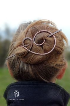 Celtic spiral copper hair pin Brass barrette hair holder | Etsy Wire Hair Pin, Copper Hair Pin, Brass Barrette, Copper Weaving, Hair Spirals, Scarf Pins, Metal Hair Accessories, Diy Wire Jewelry Rings, Celtic Hair