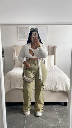 Men's Slim-Fit Stretch Cargo Pant Plus Size Sza Concert Outfit, Cargo Outfits Women Plus Size, Concert Cargo Pants Outfit, Plus Size Fashion Nova Outfits, Classy Plus Size Fashion, Styling Cargo Pants Women Plus Size, Samanthakashh Outfits, Brown Cargo Pants Outfit Black Women, Styling Curvy Outfit Ideas