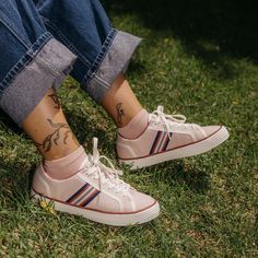 When you see these stripes, you know they’re SeaVees. This original court shoe brings modern comforts and our signature heritage detailing into play. Always a winner in our book. Vegan Sneakers, Court Shoe, Size Chart For Kids, Recycled Rubber, Balboa, Womens Size Chart, Court Shoes, Sports Logo, Women Lace