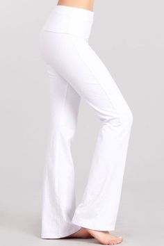 Another great collection from Chatoyant, Mineral washed bootcut pants with wide fold-over waistband. Durable fabric and a 4-way stretch that compliments the figure and fits great on all body types. Perfect alternative for jeans and everyday wear or as yoga lounge pants. Stay Sexy! Fabric USA made Cotton/Spandex 93/7 Jersey Made in Proudly made in the USA Outfit Ideas Modest, White Yoga Pants, Wash And Fold, Fall Winter Jacket, Boot Cut Leggings, White Flares, Outfit Yoga, Body Suit Outfits, Fall Denim