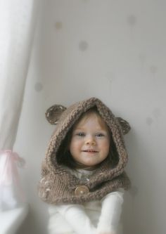 "🎁 + FREE gift pattern! Easy bear hooded cowl that will make the perfect winter accessory? This is knitting pattern for cute teddy bear hood Barri with a small patch. Worked in the round and flat with super bulky yarn. Decorated with round ears and a patch, perfect to wrap up those cold autumn and winter days and look cute. Want to crochet this? Here's the pattern: https://www.etsy.com/listing/249741871/crochet-pattern-teddy-bear-hooded-cowl?ref=shop_home_active_1 This listing is only a PDF PAT Hat Knit Pattern, Hooded Cowl Pattern, Winter Hat Pattern, Bear Hat Pattern, Hood Pattern, Cowl Knitting, Hooded Cowl, Cowl Knitting Pattern, Super Bulky Yarn