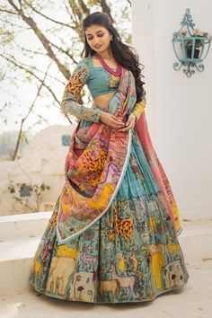 Buy Blue Chennur Silk Hand Painted Kalamkari Giraffes Flora And Fauna Lehenga Set For Women by aindhri by mahitha Online at Aza Fashions. Penkalamkari Lehanga, Ghagra Patterns, Kalamkari Half Saree Designs, Hand Painted Lehenga, Painted Lehenga, Painted Dupatta, Saree Function, Cancan Lehenga, Half Saree Function