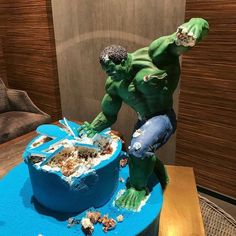 the hulk cake is made to look like it has been eaten