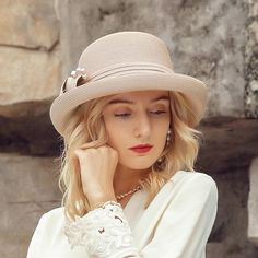 Hats Fiber Bowler / Cloche Hat Bucket Hat Floppy Hat Casual Beach Elegant Wedding With Faux Pearl Splicing Headpiece Headwear 2024 - $49.99 Ivory Hat, Wholesale Hats, Wedding Party Accessories, Elegant Hats, Cloche Hat, Casual Hat, Wholesale Dress, Wedding Headpiece, Friend Wedding