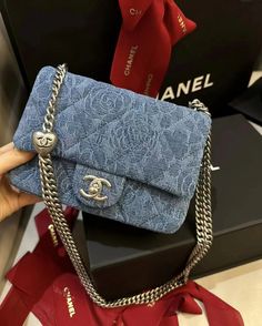 ?? Luxury Bags Collection, Girly Bags, Luxury Purses, Fancy Bags, Bags Aesthetic, Pretty Bags, Cute Bags, Coco Chanel, Wristlets