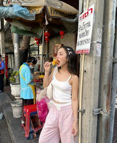 qonniee Travel Aesthetic Asia, Vietnam Street Fashion, Thailand Ootd Travel Outfits, Hongkong Ootd, Vietnam Fits, Asia Travel Outfit, Photo Recreation, Modest Summer Outfits, Boracay