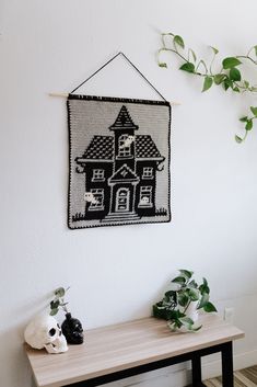 DIGITAL CROCHET PATTERN / PDF INSTANT DOWNLOAD  THIS LISTING IS NOT FOR A PHYSICAL ITEM.   This spooky lil haunted house is waiting for you to bring it to life. This is a perfect piece to hang if you're a weirdo like me, or as a cute gift.  Pattern is beginner/intermediate due to the color changing. Must have basic crochet skills but I learned tapestry crochet as a beginner so don't be afraid, you will catch on quick!  PDF Pattern includes: Image chart Color blocking instructions Instructions fo Crochet Pour Halloween, Bricolage Halloween, Hats Crochet, Pattern Wall Art, Gifts Crochet, Home Decor Halloween, Crocheting Patterns, Beginners Crochet, Crochet Wall Hangings