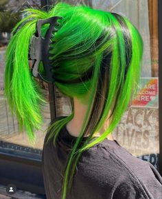 Bright Green Hair, Iron Hairstyles, Green Hair Dye, Split Dyed Hair, Vivid Hair Color, Cute Hair Colors, Neon Hair