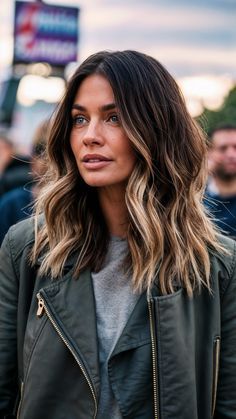 Brunette Lob Fine Hair, Medium Length Hair With Layers Balayage, Dark Hair With Blonde Balayage, Medium Length Brunette Balayage, Balayage Medium Length, Medium Length Brunette, Dark Brunette Balayage, Balayage Ideas