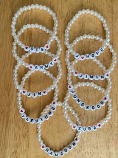 Kpop Bracelet, Bts Jewelry, Jewelry Kpop, Pulseras Kandi, Bts Bracelet, V Kim Taehyung, Pony Bead Bracelets, Beaded Necklace Diy