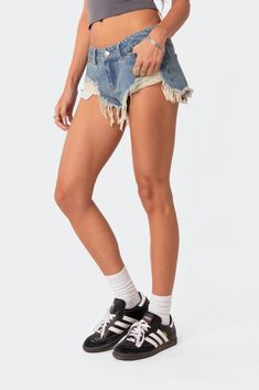 Low Rise Jean Shorts, Shorts Low Rise, Micro Shorts, Jean Short Outfits, Swimwear Dress, Wide Jeans, Mini Slip Dress, Low Rise Jeans, Distressed Shorts