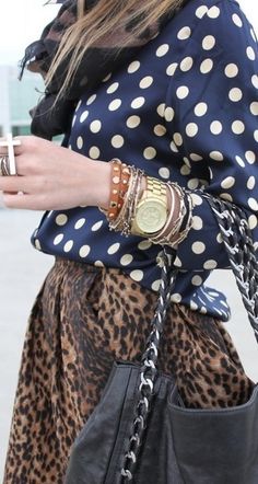 Wish I could figure out how to mix prints! Love the watch and bracelets. Print Skirt, Pattern Mixing, Looks Style, Mode Inspiration, Street Styles, Look Fashion