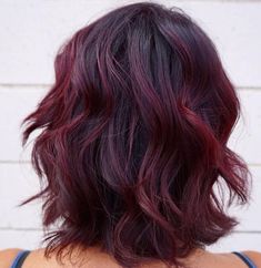 Black Bob With Burgundy Balayage Reddish Hair Color, Plum Burgundy Hair, Pelo Color Borgoña, Burgundy Balayage, Reddish Hair, Hair Color Plum, Maroon Hair, Reddish Brown Hair