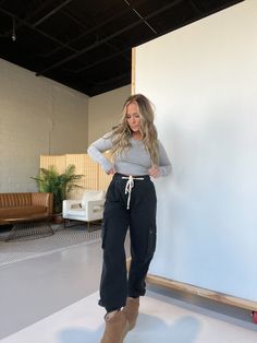 Grainger Cargo Pants Black Cargo Pants Women Outfit, Joggers Outfit Women, Trendy Mom Outfits, Hot Weather Outfits, Cargo Pants Black, Winter Pants Outfit, Comfy Casual Outfits, Plain Jane, Cargo Pants Outfit