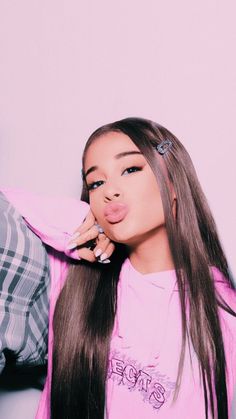 Ariana Grande Wallpapers, Ariana Grande Lockscreen