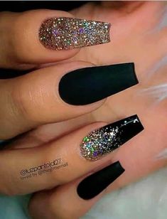 Black And Gold Nails, Black Nails With Glitter, Nails With Glitter, Black Coffin Nails, Nails Ombre, Ombre Nails Glitter, Homecoming Nails Acrylic, Nails Glitter