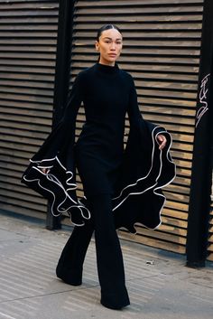 Silhouette Challenge, Fashion Fails, New York Fashion Week Street Style, Nyfw Street Style, The Best Street Style, Autumn Street Style, Best Street Style, Fashion Mistakes, Dolce E Gabbana