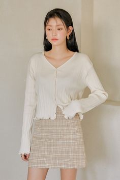 Korean Cardigan Outfits, Cardigan Outfit Korean, White Cardigan Outfit, Skirt Outfits Korean, White Cropped Cardigan, Outfit Cardigan, Cardigan Outfit, Outfit Korean, Bloomingdales Fashion