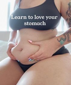 Women With Stomach Rolls, Normal Stomach Women, Aphrodite Stomach Rolls, Belly Rolls Aesthetic, Soft Belly Aesthetic, Belly Rolls Positive, Stretch Mark Positivity, Tummy Rolls Body Positivity, Stomach Positivity