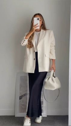 Synagogue Outfit, Female Office Outfits, Blazer And Skirt Outfits, Modest Work Outfits, Street Style Outfits Casual, Female Office, Modesty Outfits