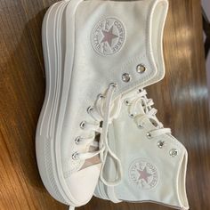 Great Condition Never Worn Summer Cream Converse Sneakers, Synthetic Converse Sneakers For Spring, Converse Cream, Converse Platform, Shoes Converse, Women's Converse, Womens Converse, Converse Shoes, Converse