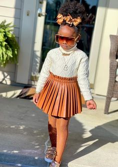 Girls Spring Fashion, Kids Outfits Daughters, Toddler Photoshoot, Stylish Kids Outfits, Spring Pictures, Fashion Baby Girl Outfits, Black Queens, Sleeveless Pullover