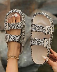 Cloud foam sandals- double straps *straps are adjustable* Leopard Print Pillows, Cloud Slides, Women Slides, Style Savvy, Comfortable Sandals, Beach Shoes, Look Casual, Designer Heels, Vintage Chic