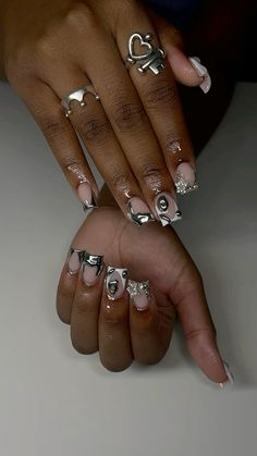 Short Chrome Duck Nails, Chrome Duck Nails, Scorpio Birthday Nails, Concert Nails, Trend Nails, Silver Nail Designs, Black Acrylic Nails