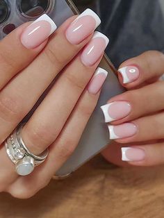 White French Tip Acrylic Nails Short, Summer Nail 2024 Trends French, Short Square Acrylic Nails Christmas, French Coffin Acrylic Nails, Square Acrylic Nails French, White French Tip Nail Designs, Nails French Tip Square, White Tips Nails, French Nails Square