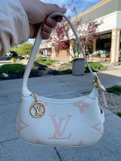 Mini Toile, Louis Vuitton Mini, Dream Bags, Wishlist 2024, Middleton Style, Mini Moon, Girly Bags, Kate Middleton Style, Luxury Packaging