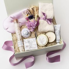 Spa at Home Gift box, Relaxation Wellness Gifts for Her Self Care Gift Basket, Soaking Salts, Cloud Socks, Essential Oil Bath, Self Care Sunday, Gifts For Mothers, Lavender Eucalyptus, Lavender Gifts, Lavender Silk