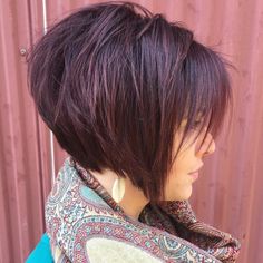 Choppy Stacked Burgundy Bob Curling Thick Hair, Short Choppy Bobs, Stacked Haircuts, Short Choppy Haircuts, Choppy Haircuts, Choppy Bob Haircuts, Textured Haircut, Thick Wavy Hair, Hair Adviser