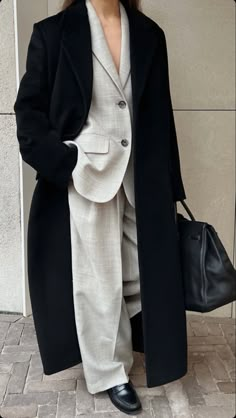 Faux Shearling Coat Outfit, Shearling Coat Outfit, Women Doc Martens, Womens Winter Coat, Black Coat Outfit, Woman In Suit, Fashion Winter Outfits, Faux Shearling Coat, Classy Winter Outfits