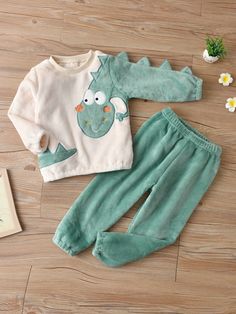 Niñitos con bordado de dibujos animados con diseño 3D con parche de franela Pullover & Pantalones deportivos Classic Baby Clothes, Embroidery 3d, Boys Cartoon, Toddler Fall, Cartoon Embroidery, Long Sleeve Flannel, Toddler Boy Outfits, Baby Outfits Newborn