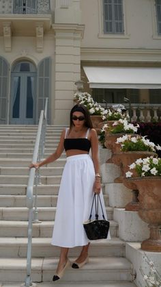 France Fashion Parisian Style, French Summer Style Parisian Chic, Paris Summer Outfits Parisian Chic, Yacht Outfit Women Classy, Parisian Chic Summer, Saint Tropez Outfit, Lake Como Fashion, South Of France Fashion, French Riviera Outfits