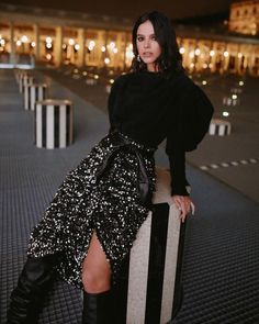 Winter Soiree Outfit, Winter Party Outfit Night Classy, Dinner Party Outfit Classy, Party Outfit Night Classy, Winter Party Outfit Night, Holiday Party Attire, Trendy Outfits Inspiration, Dinner Party Outfits