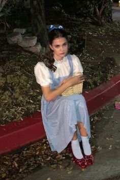 Omg these 2024 halloween costumes are genius. I was looking for unique duo costume ideas to try with my friend and this was super helpful. Can’t wait to try one! Isabel Core, Pop Culture Costumes, Dorothy Halloween Costume, Halloween Fits, Dorothy Costume, Spooky Spooky, Princess Halloween, Classy Halloween